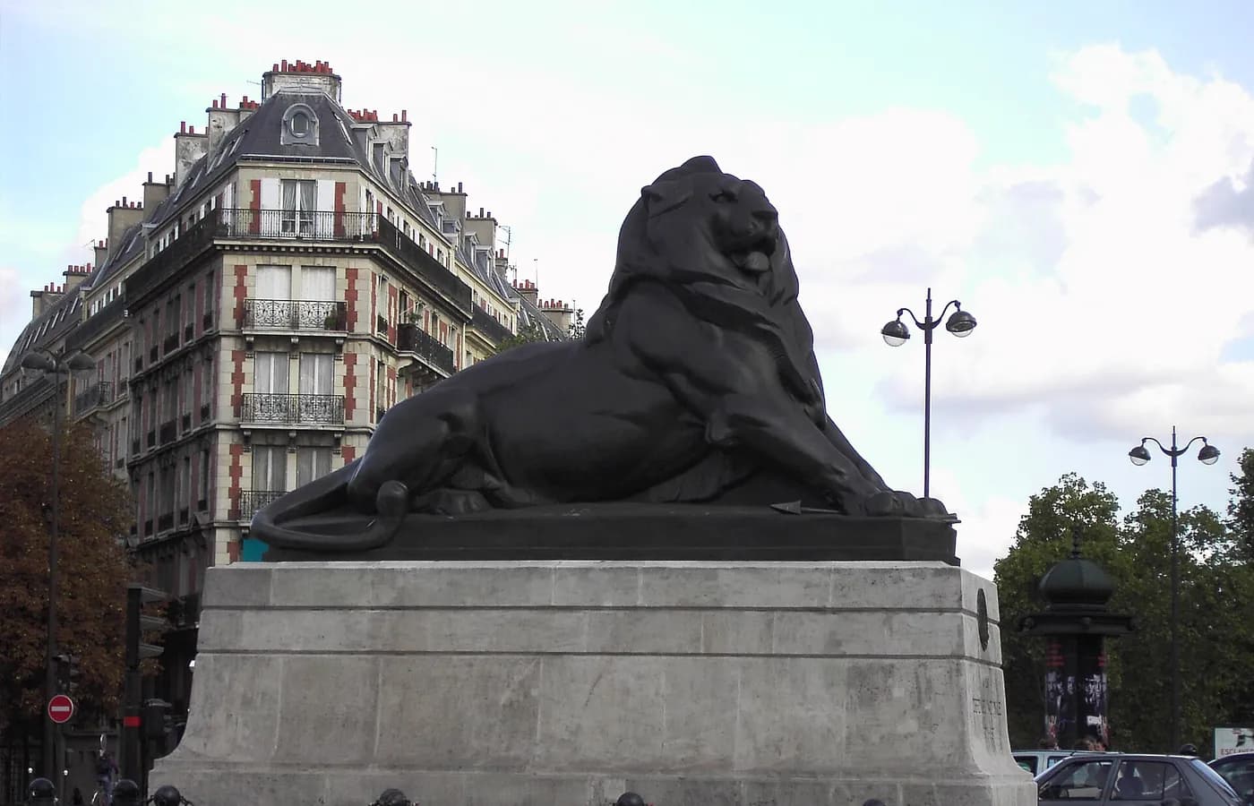 Lion de Belfort, place Denfert-Rochereau — Paris 14e